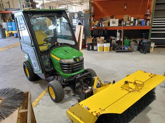 Image of John Deere X739 Primary image