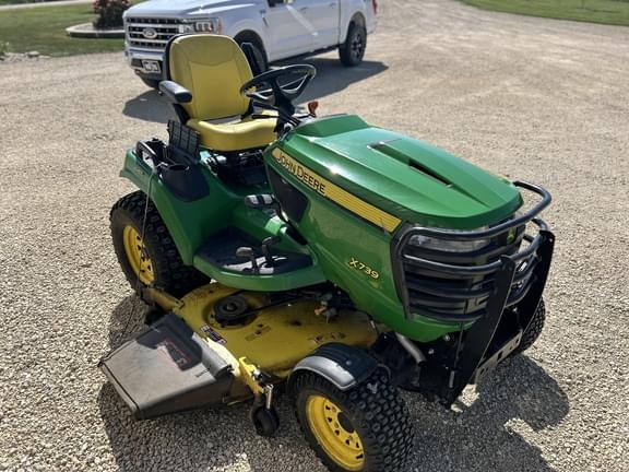 Image of John Deere X739 equipment image 2