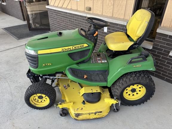 Image of John Deere X739 equipment image 4
