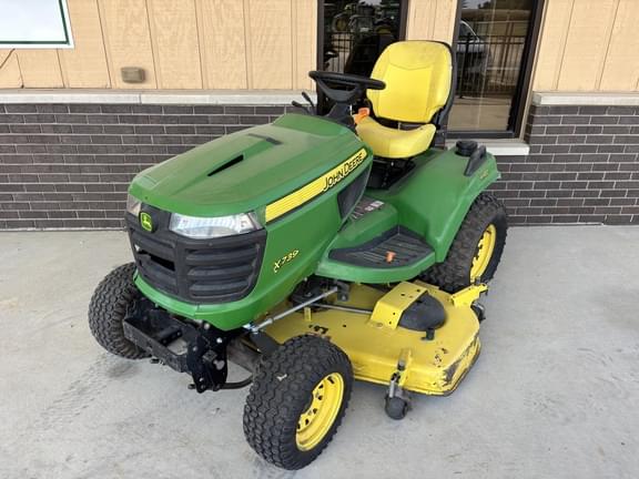 Image of John Deere X739 equipment image 2