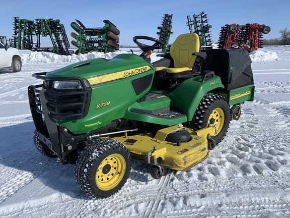 Main image John Deere X739