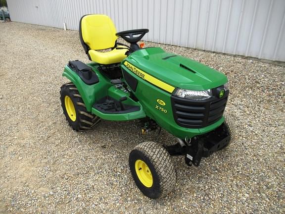 Image of John Deere X750 equipment image 1