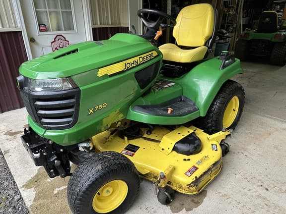 Image of John Deere X750 equipment image 4