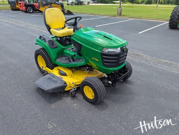 2013 John Deere X750 Equipment Image0