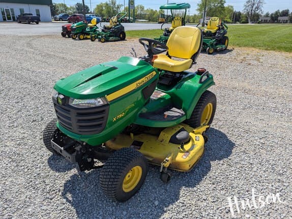 Image of John Deere X750 equipment image 2
