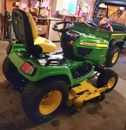 Main image John Deere X750