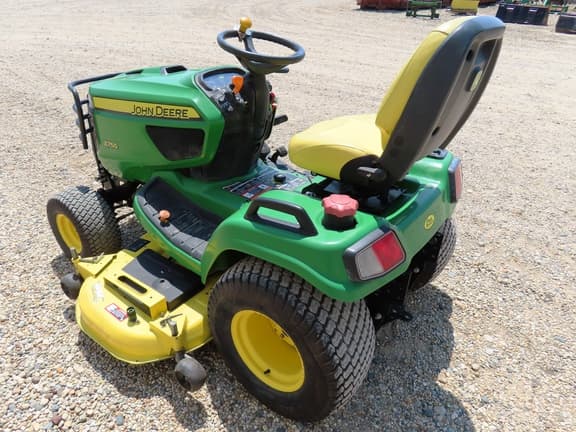 Image of John Deere X750 equipment image 4