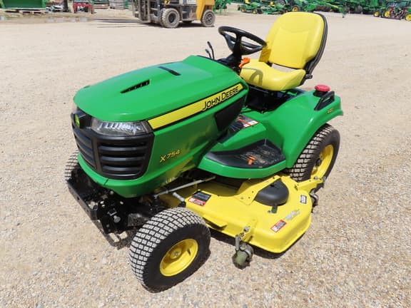 Image of John Deere X754 equipment image 2