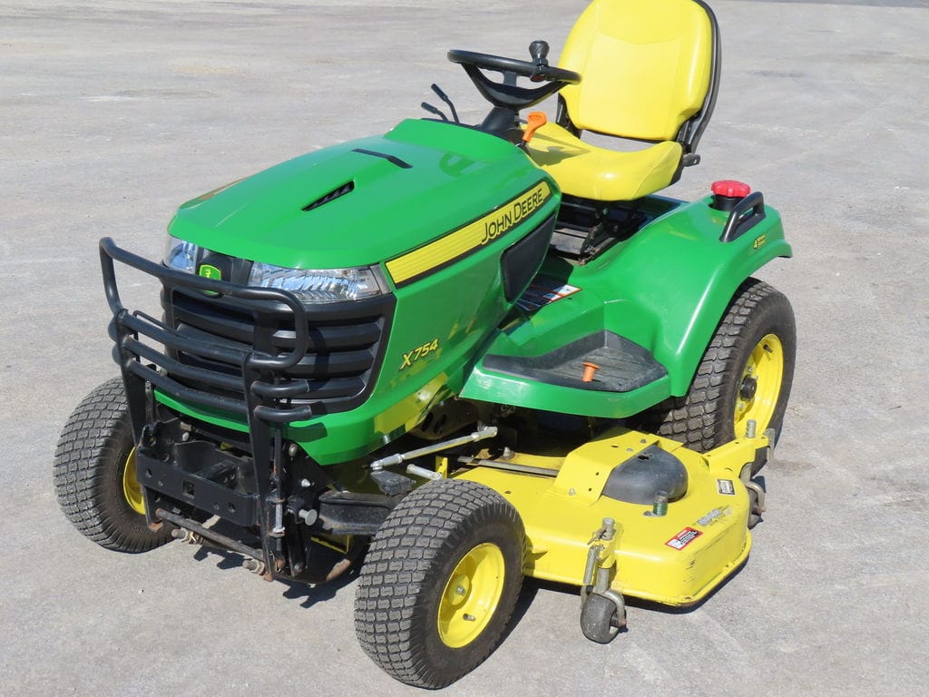 2013 John Deere X754 Equipment Image0