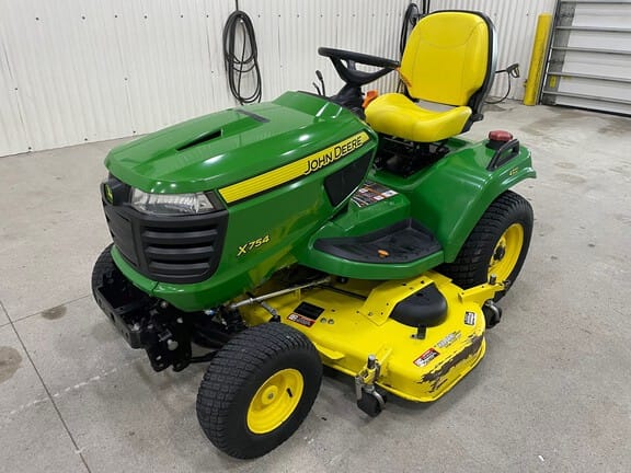 Main image John Deere X754