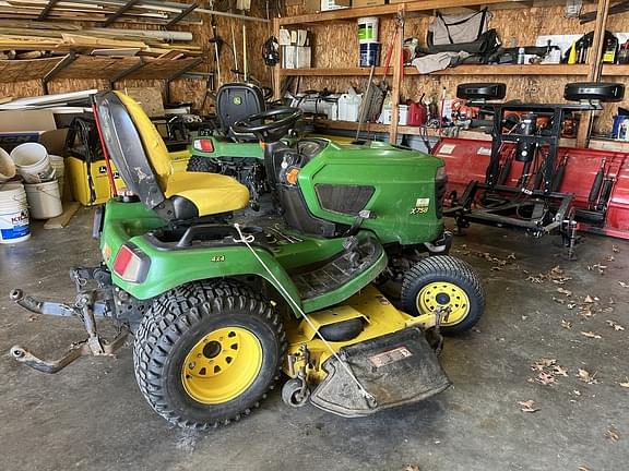 Image of John Deere X758 equipment image 1