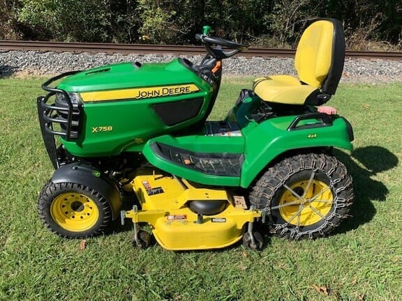 Main image John Deere X758
