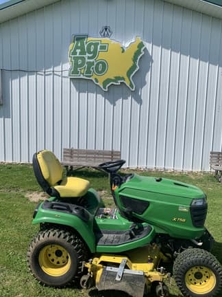 Main image John Deere X758