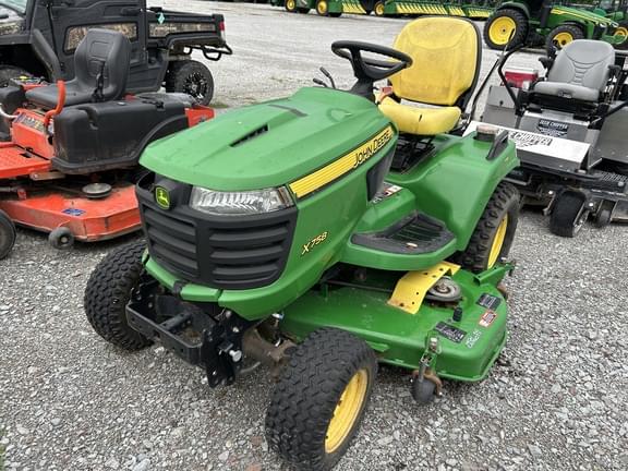 Image of John Deere X758 equipment image 3