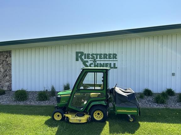 Image of John Deere X758 equipment image 1