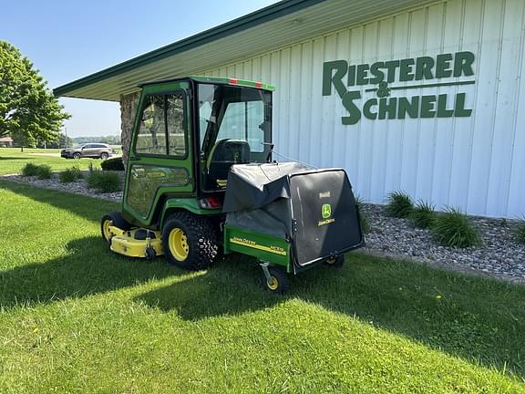 Image of John Deere X758 equipment image 2