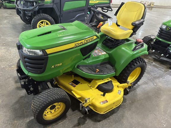 2013 John Deere X758 Equipment Image0