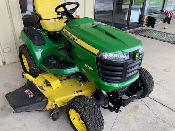 Image of John Deere X758 equipment image 2