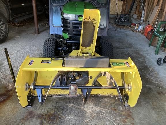 Image of John Deere X758 equipment image 3