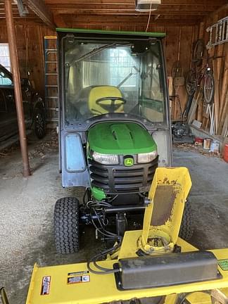 Image of John Deere X758 equipment image 1