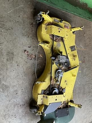Image of John Deere X758 equipment image 2