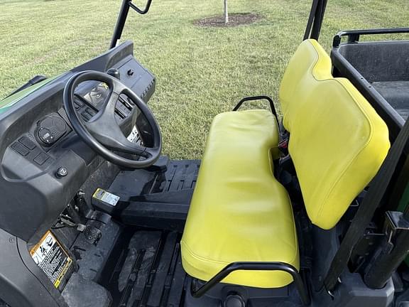 Image of John Deere XUV 550 equipment image 3