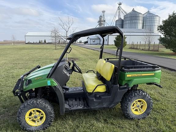 Image of John Deere XUV 550 equipment image 1