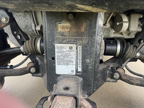 Image of John Deere XUV 550 equipment image 4