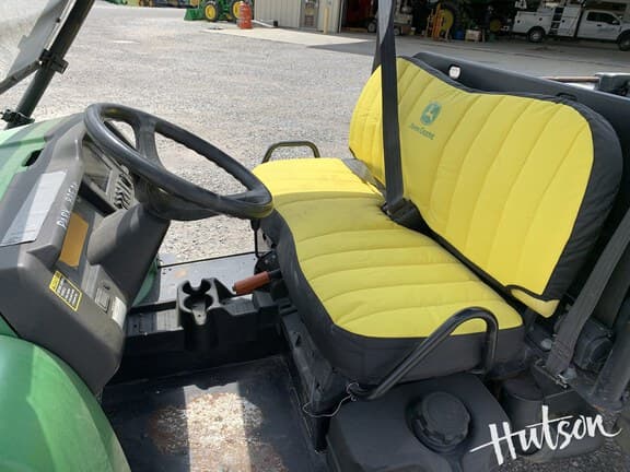 Image of John Deere Gator XUV 825i equipment image 4