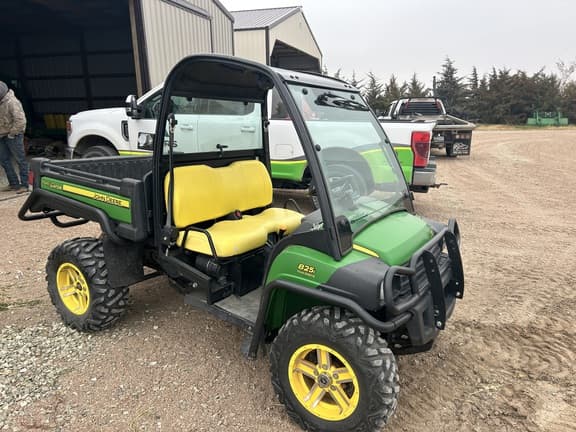 Image of John Deere Gator XUV 825i equipment image 2