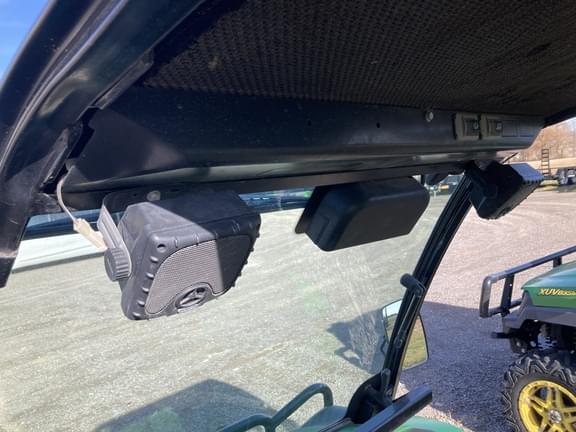 Image of John Deere Gator XUV 825i equipment image 4