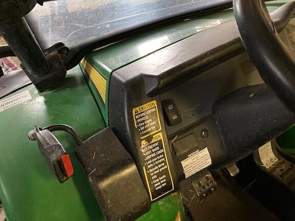 Image of John Deere Gator XUV 825i equipment image 4