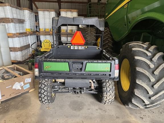 Image of John Deere Gator XUV 825i equipment image 2