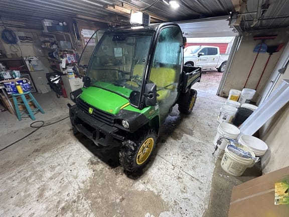 Main image John Deere Gator XUV 825i