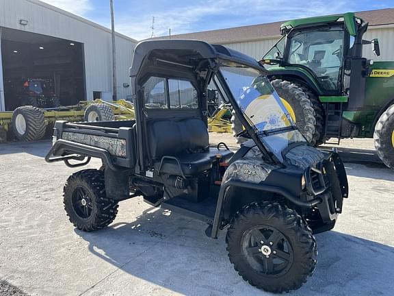 Image of John Deere Gator XUV 825i equipment image 1