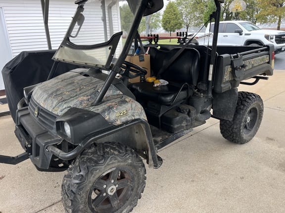 2013 John Deere Gator XUV 825i Equipment Image0
