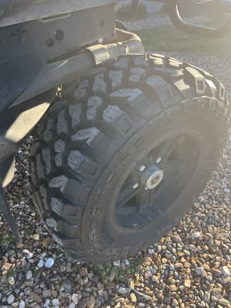 Image of John Deere Gator XUV 825i equipment image 1