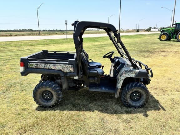 Image of John Deere Gator XUV 825i equipment image 2
