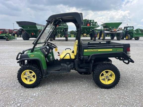 Image of John Deere Gator XUV 825i equipment image 1