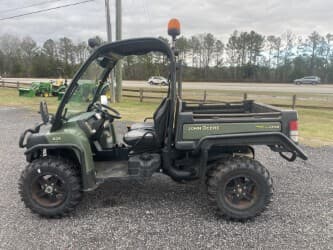 Image of John Deere Gator XUV 825i equipment image 1