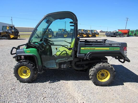 Image of John Deere Gator XUV 825i equipment image 1