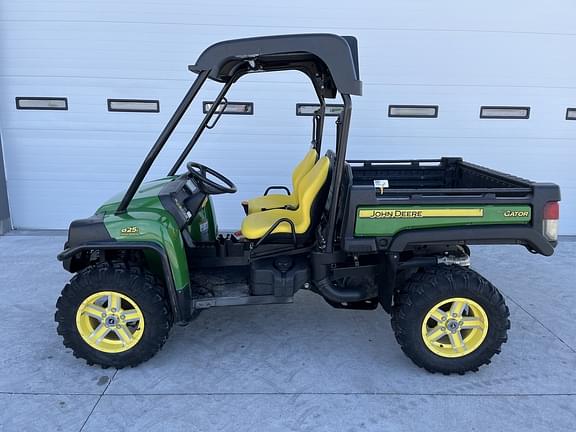 Image of John Deere Gator XUV 825i equipment image 4