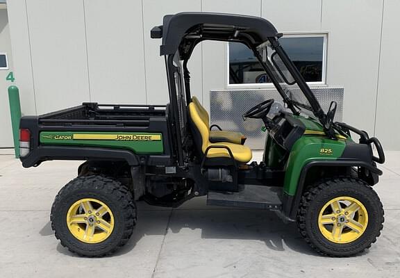 Image of John Deere Gator XUV 825i equipment image 1