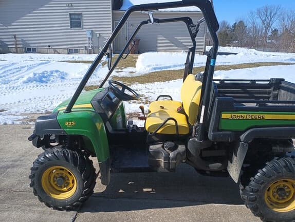 Image of John Deere Gator XUV 825i equipment image 1
