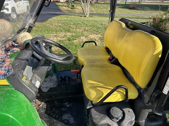 Image of John Deere Gator XUV 825i equipment image 4