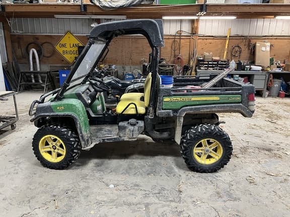 Image of John Deere Gator XUV 825i Primary image