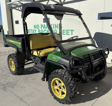 2013 John Deere Gator XUV 825i Equipment Image0