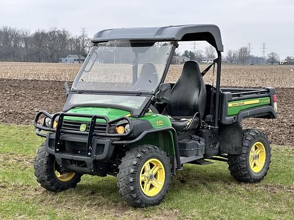 Image of John Deere Gator XUV 825i equipment image 2