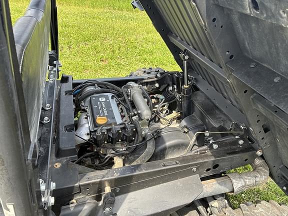 Image of John Deere Gator XUV 825i equipment image 4