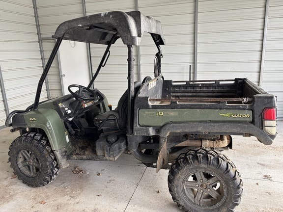 2013 John Deere Gator XUV 825i Equipment Image0